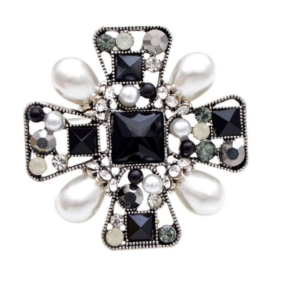 Black Imitation Pearl Cross Brooch: Timeless Elegance Meets Modern Faith - Picture 1 of 1